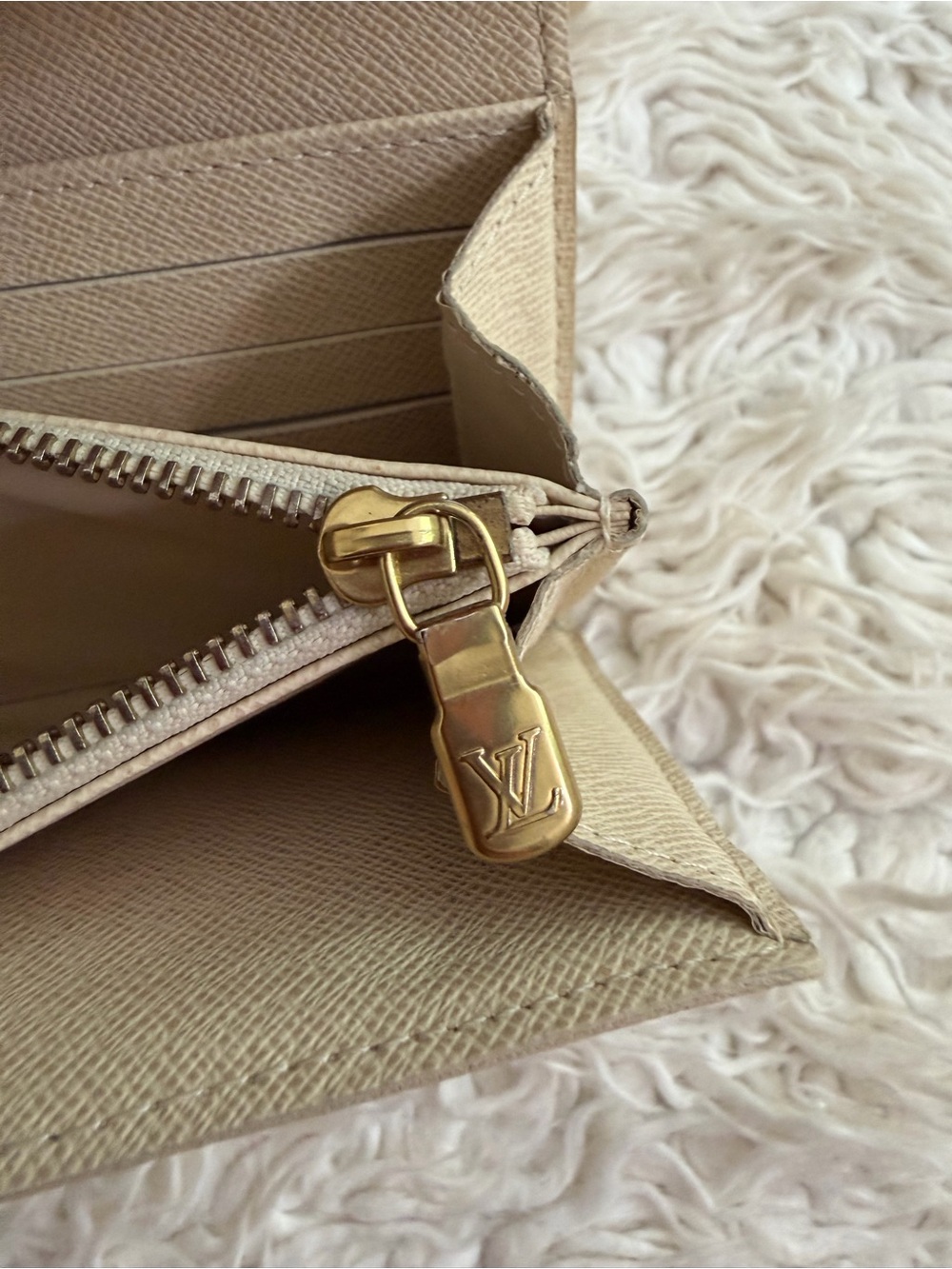 Louis Vuitton Damier Azur Checkered Fold Wallet - Cream & Navy - Picture 7 of 14